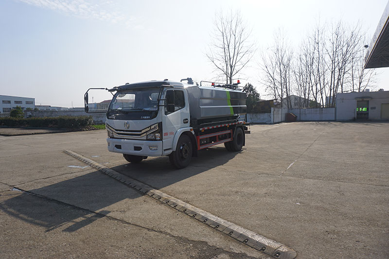 中潔牌XZL5180GQW6東風(fēng)大多利卡清洗吸污車(chē)