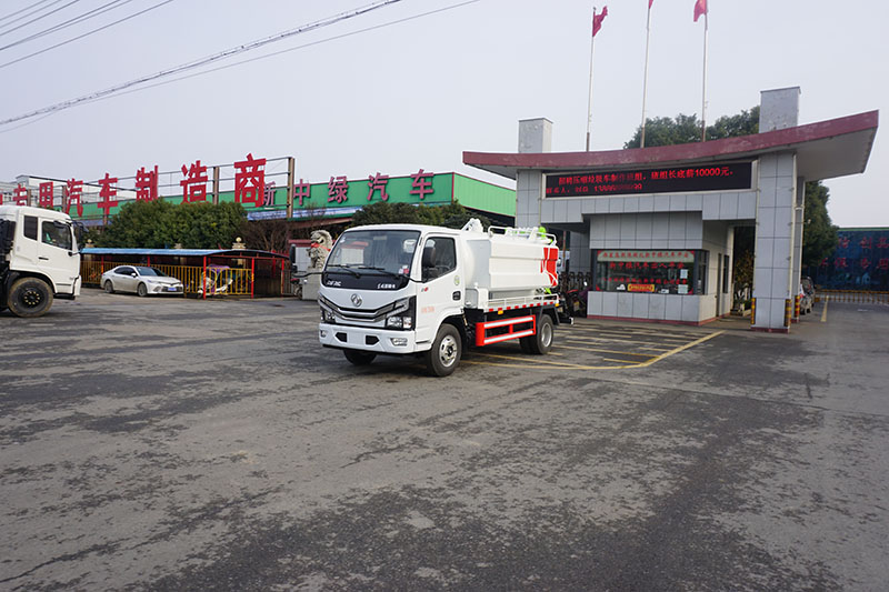 中潔牌XZL5040GQW6型東風(fēng)凱普特清洗吸污車(chē)