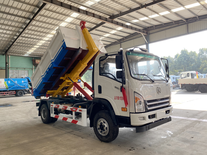 中潔牌XZL5110ZXX6型車(chē)廂可卸式垃圾車(chē)
