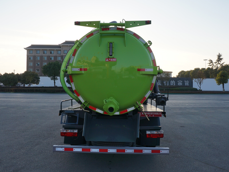 中潔牌XZL5121GXW6型吸污車(chē)